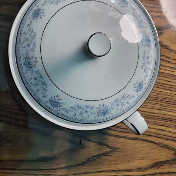 Blue Hill Fine China - Picture 3 of 3